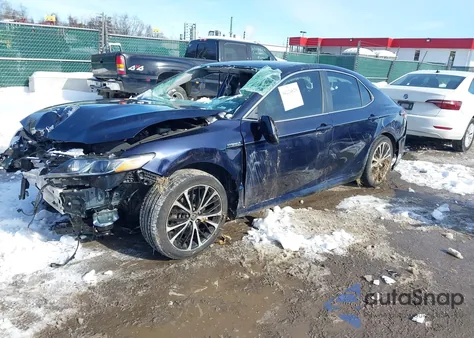 2021 Toyota Camry Le Hybrid z USA, uszkodzony, nr VIN 4T1C31AKXMU031793